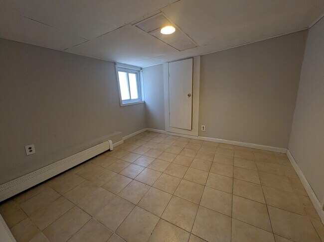 Building Photo - 1430 44th St