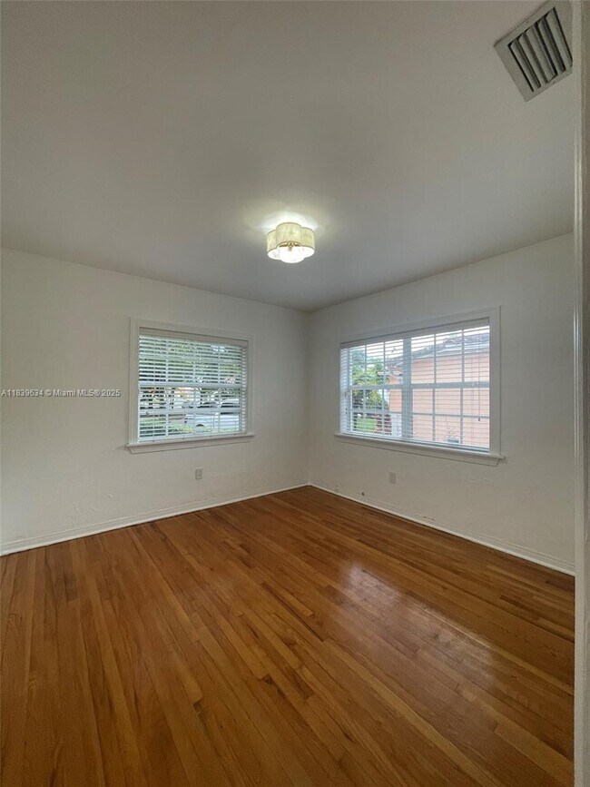 Building Photo - 845 Lorca St