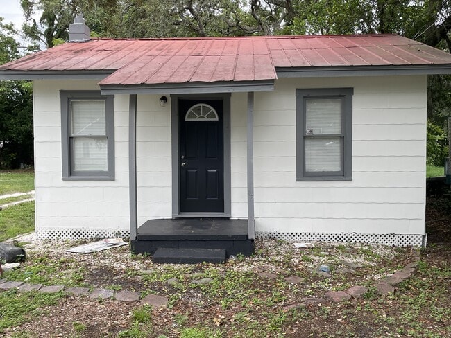 Primary Photo - 10005 N Arden Ave
