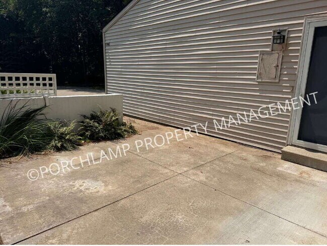 Building Photo - 17460 Dunewood Ct