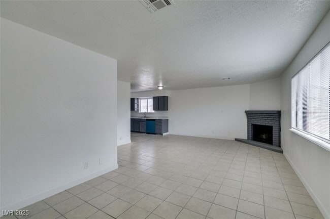 Building Photo - 6987 Mendon Ln