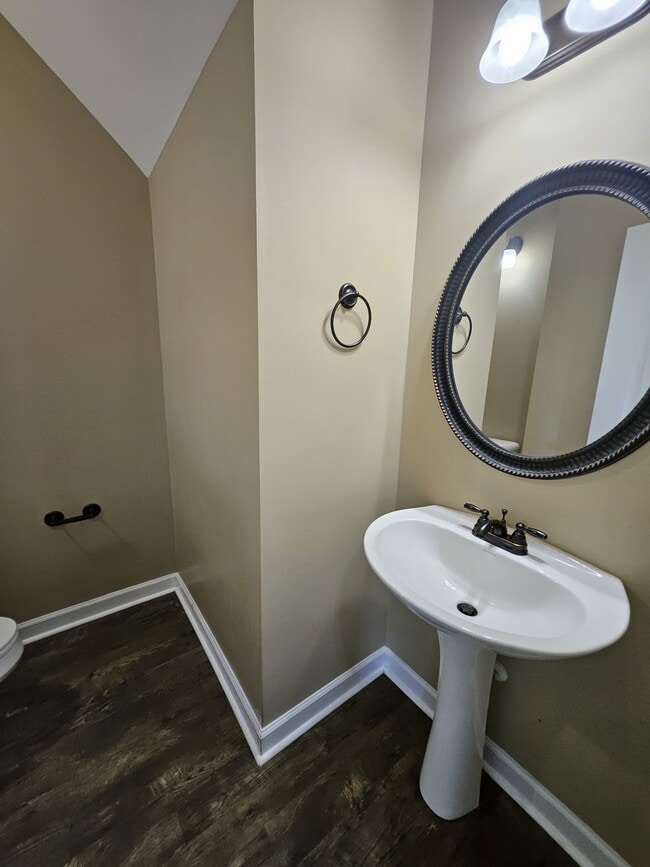 Building Photo - 303 Weeping Willow Dr