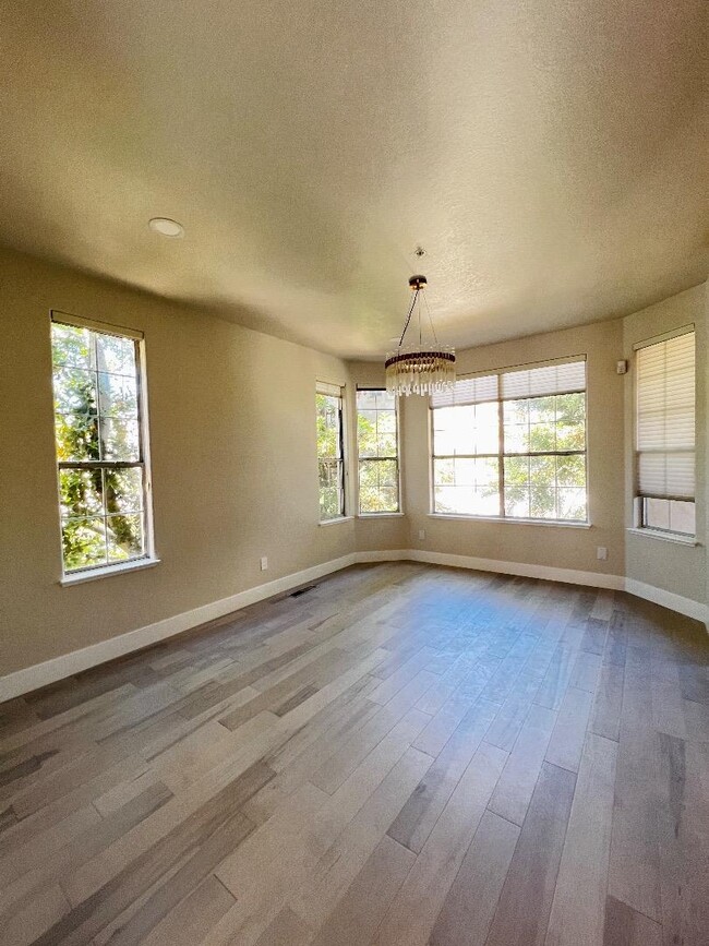 Building Photo - 4173 El Camino Real