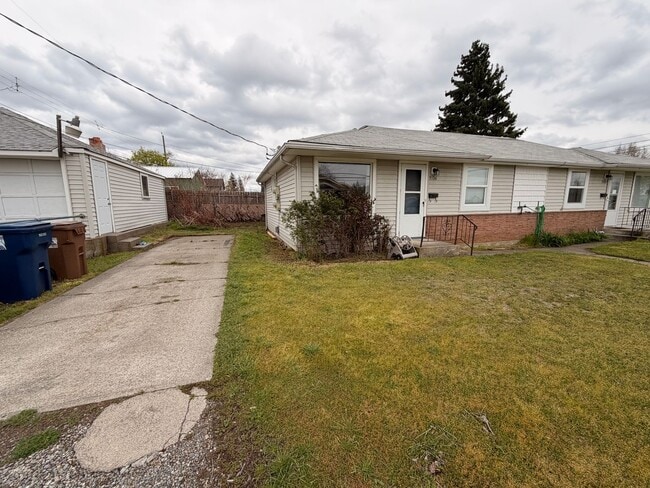 Building Photo - 3106 N Lidgerwood St