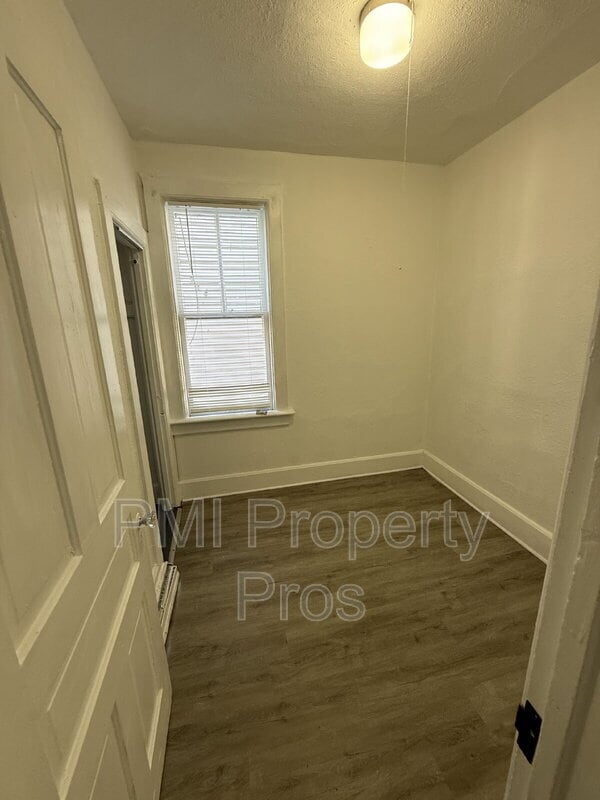 Building Photo - 2630 N 24th Pl