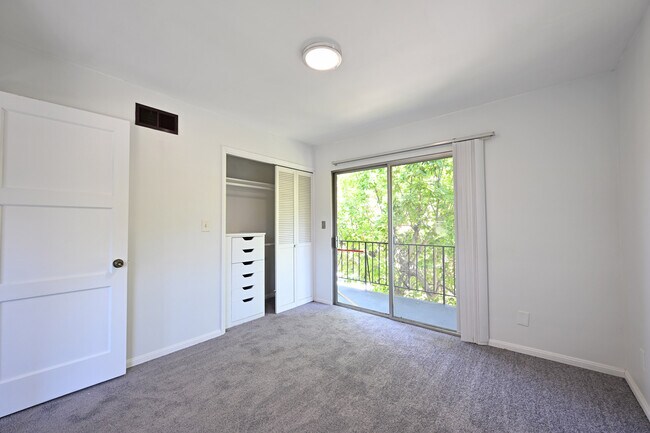 Building Photo - 11063 Ohio Ave