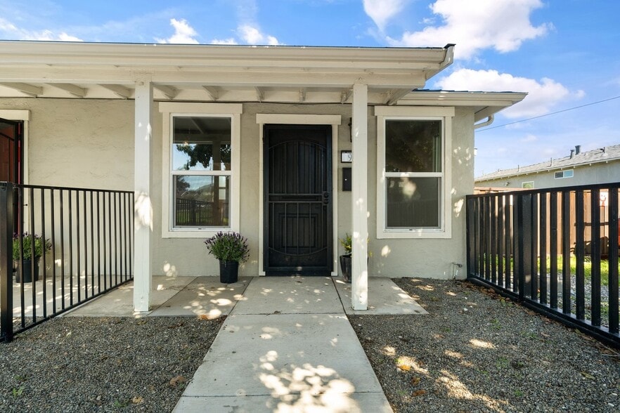 Building Photo - 96 W Siino Ave