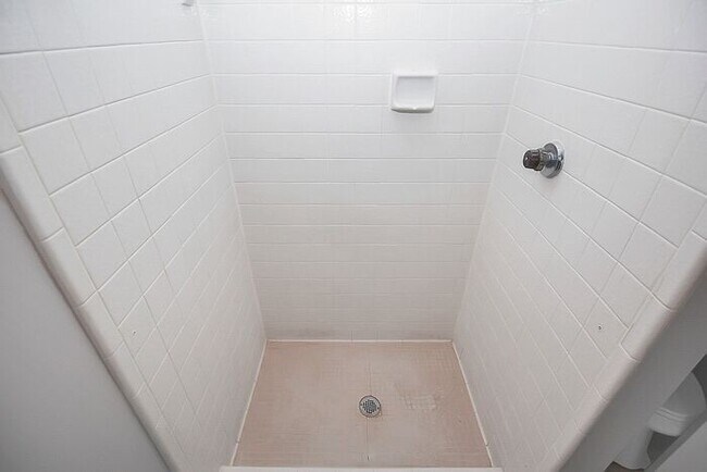 Building Photo - Updated First Floor 2BD/2BA Condo in Forest Ridge!