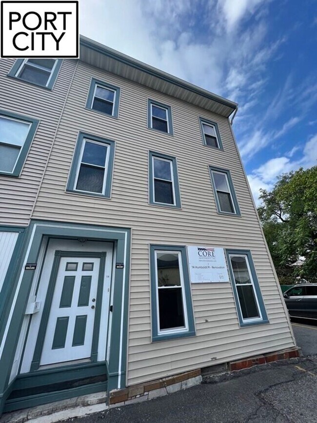 Building Photo - No Broker Fee - South Boston 4 bed availab...