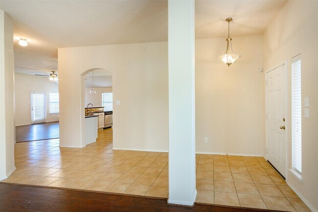 Building Photo - 24807 Lazy Tee Ln