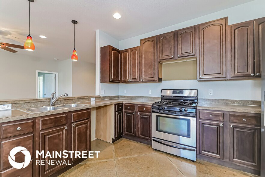 Building Photo - 4732 Summerfield Cir