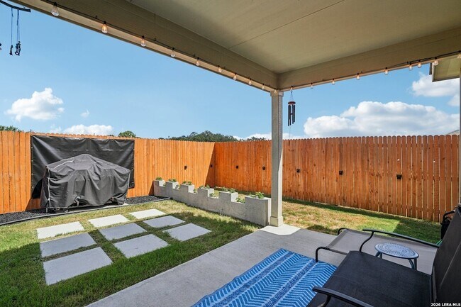 Building Photo - 633 Oleander Crk