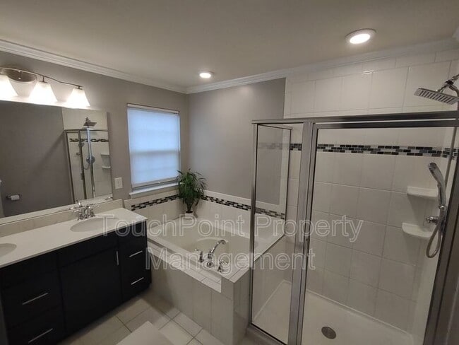 Building Photo - 4073 Zilker Park Dr