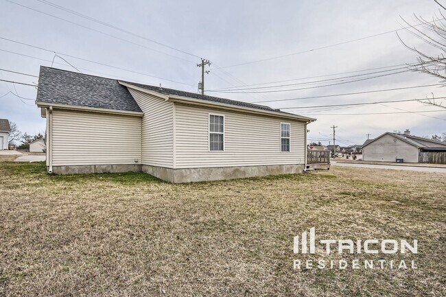 Building Photo - 928 Pin Oak Dr