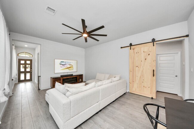 Building Photo - 4219 Colony Ln