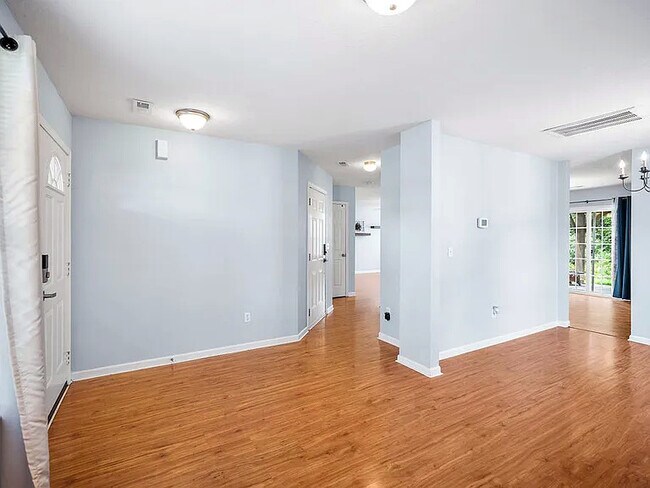 Building Photo - 211 Night Heron Dr