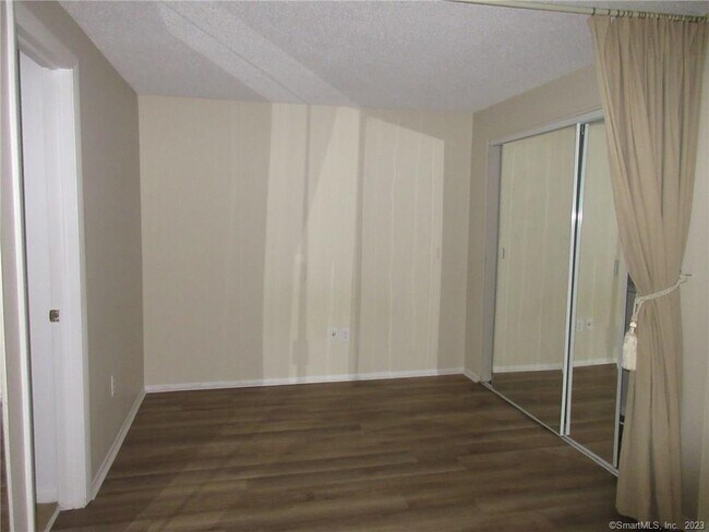 Building Photo - 5 Nabby Rd