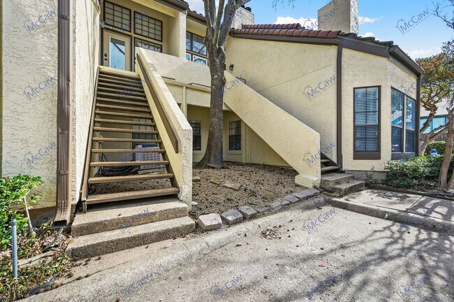 Building Photo - 5590 Spring Valley Rd