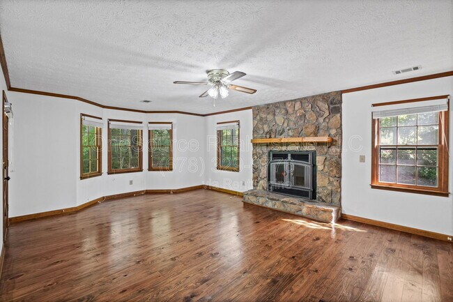 Building Photo - 195 Cross Brook Dr
