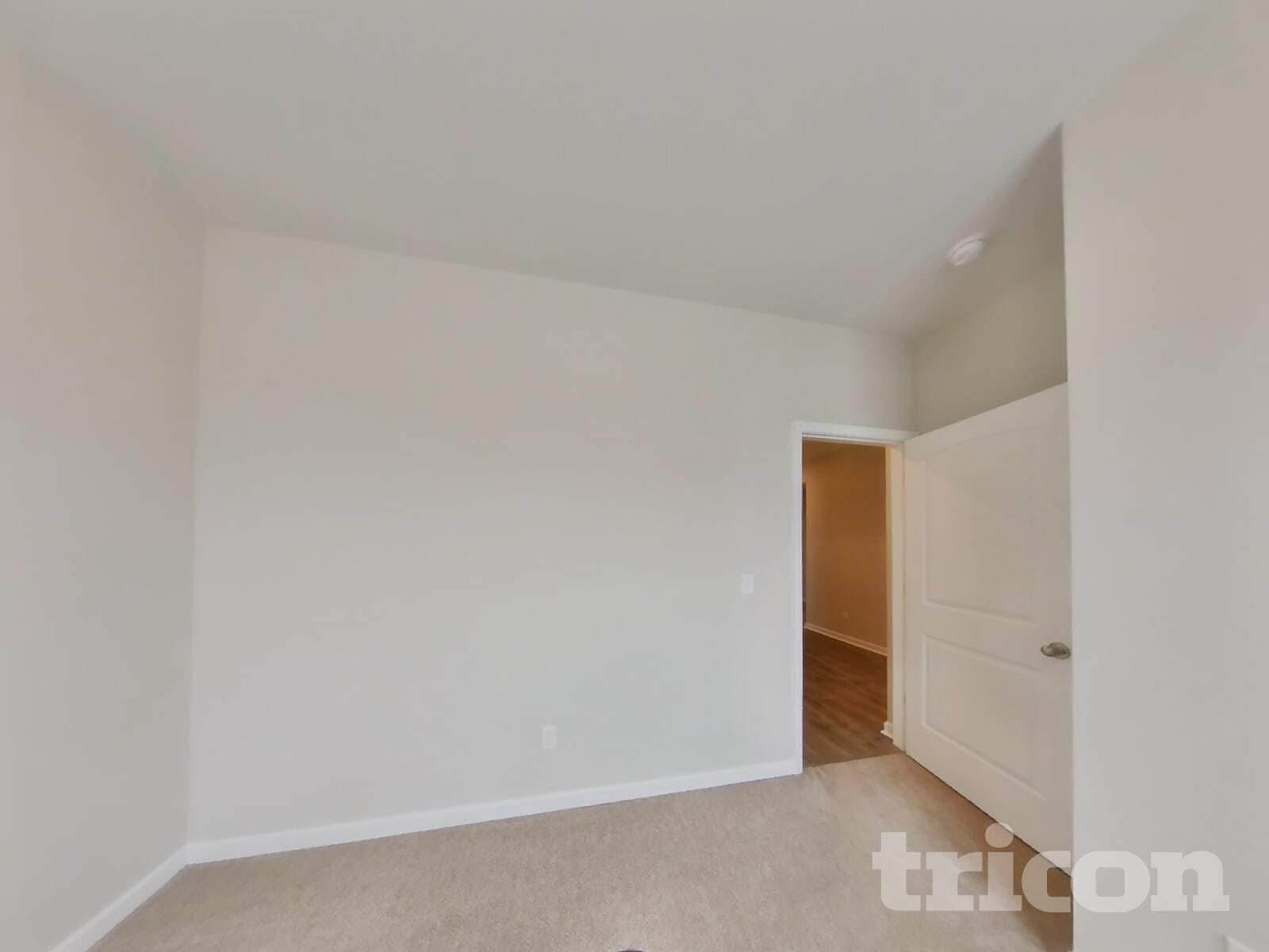 Building Photo - 4050 Beach Wy