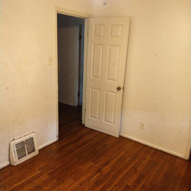 Building Photo - 154 Cameron Rd