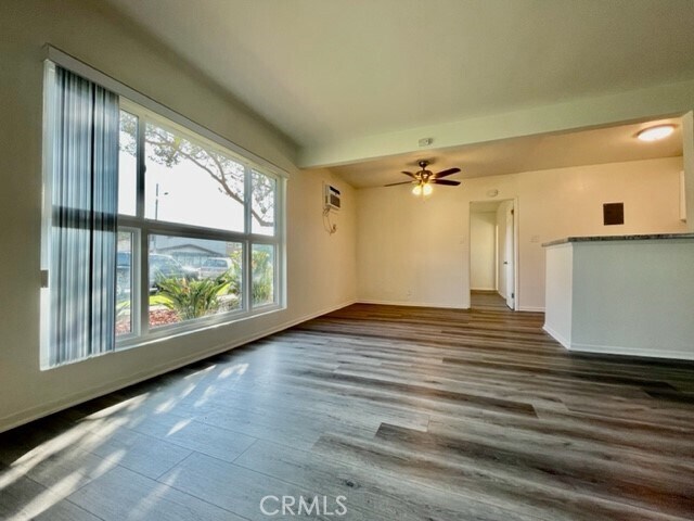 Building Photo - 1811 W Sallie Ln