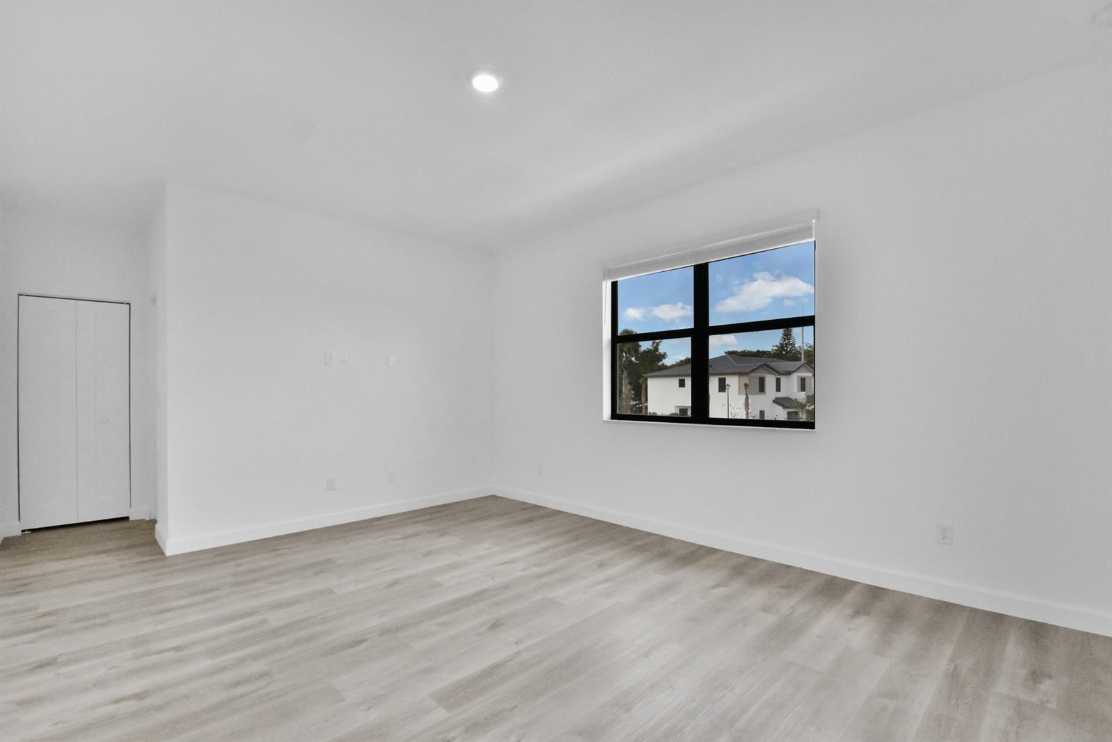 Building Photo - 702 Stellar Ct