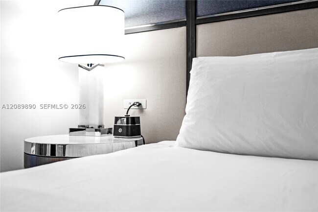 Building Photo - 4401 Collins Ave