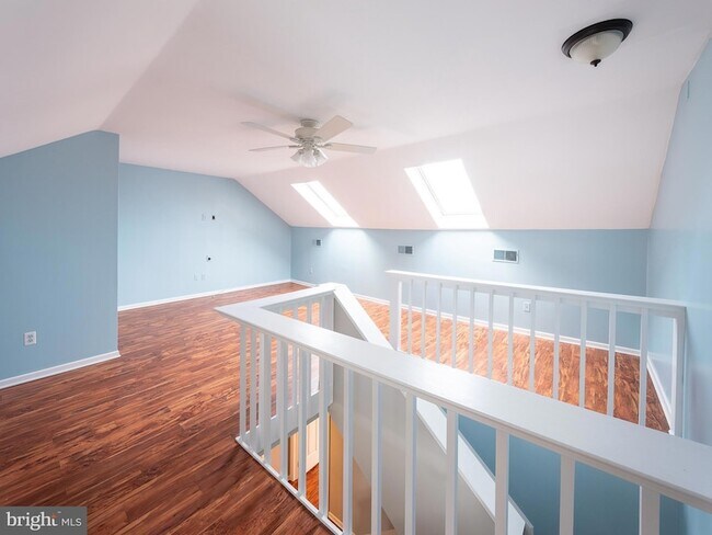 Building Photo - 7 Ingham Way