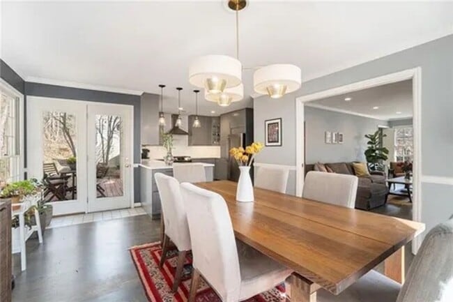 Building Photo - Charming 3bd/2.5bA Home Atlanta Near Emory & CDC w/ Private Fenced Yard in Cul-De-Sac!