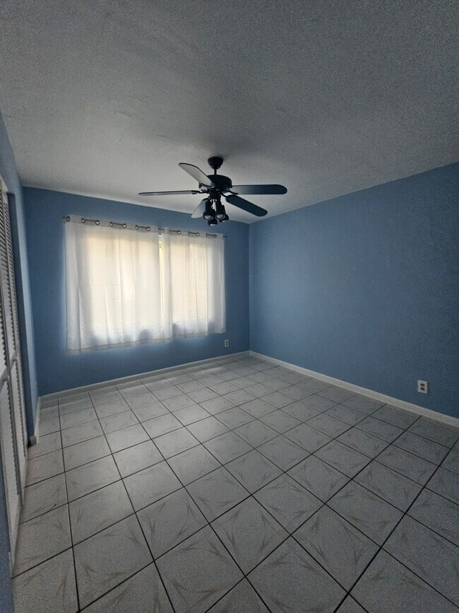 Building Photo - 4140 Looking Glass Ln