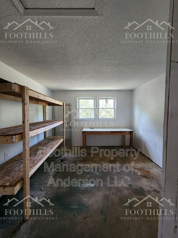 Building Photo - 1917 Inman Dr