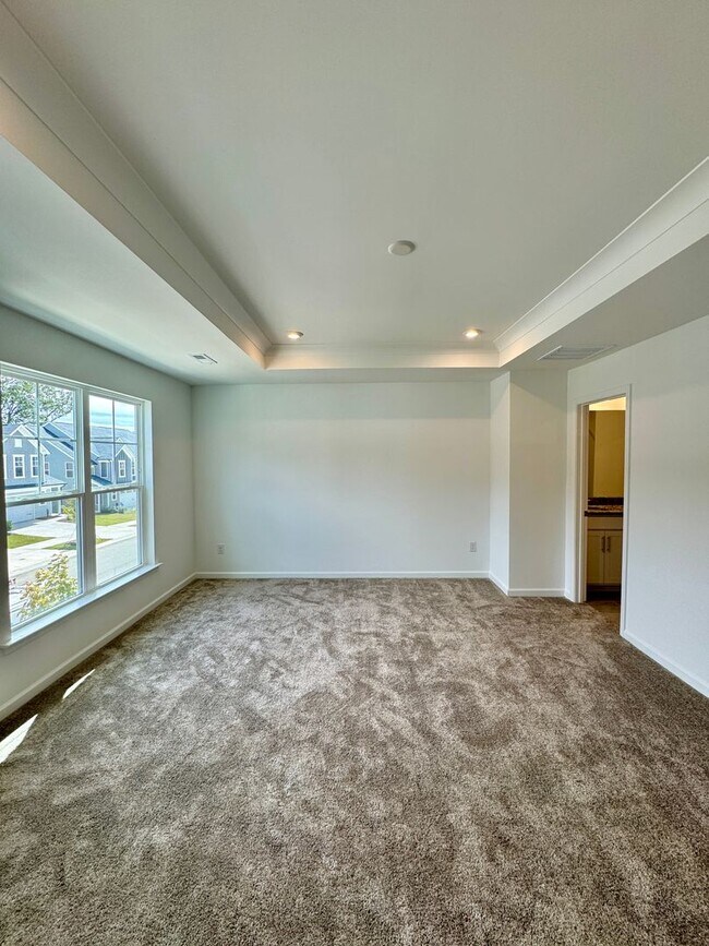 Building Photo - Brand New Townhome in Pringle Town
