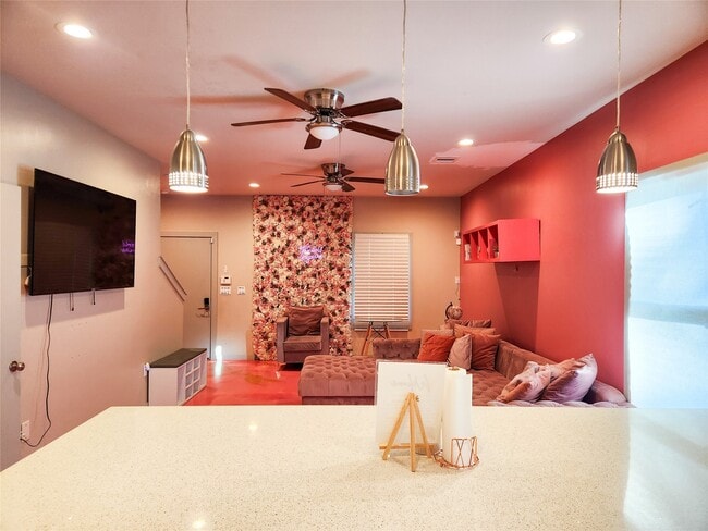 Building Photo - 5910 Shelburne St