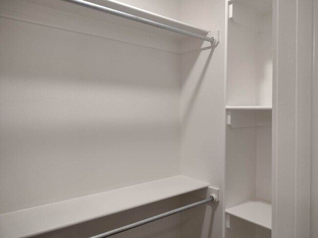 Building Photo - 2121 N Jayton Ave