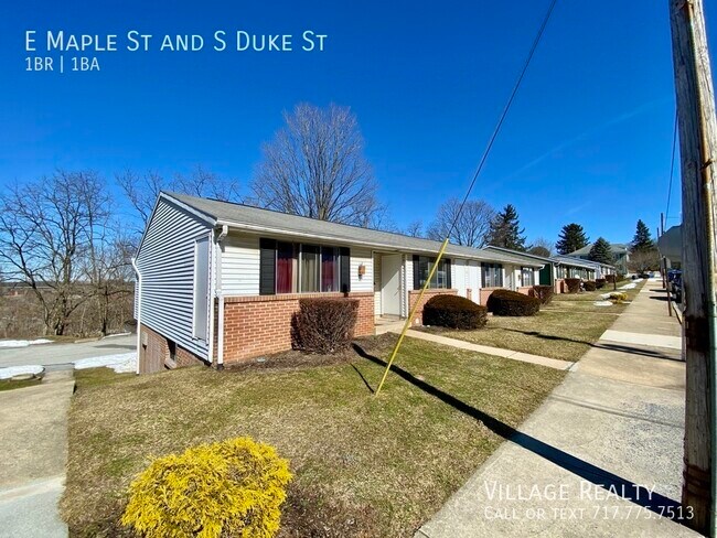 Building Photo - 501 E Maple St