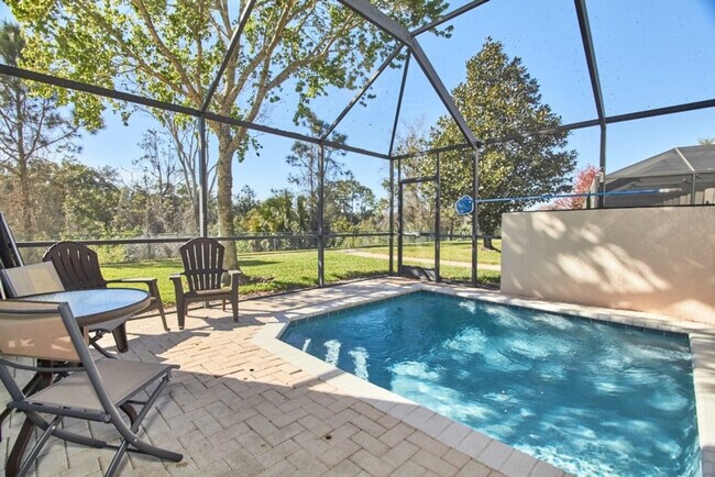 Building Photo - 2330 Silver Palm Dr