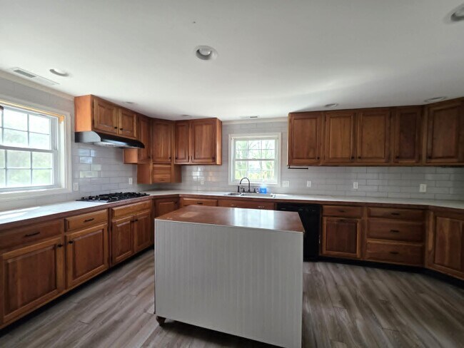 Building Photo - 25711 Delmar Rd