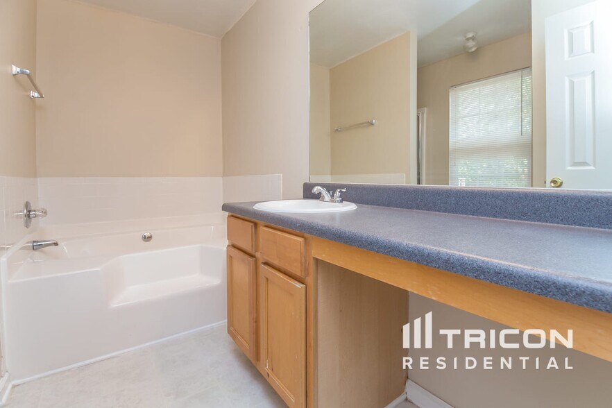 Building Photo - 11569 Registry Blvd