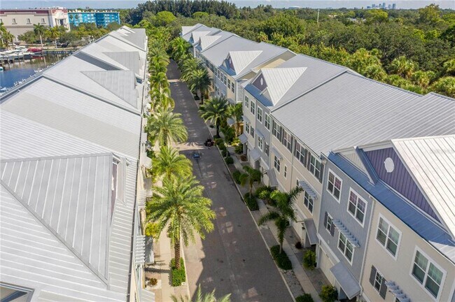 Building Photo - 6036 Anchorage Way S