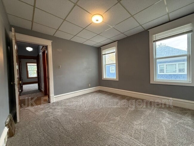 Building Photo - 609 6th Ave N