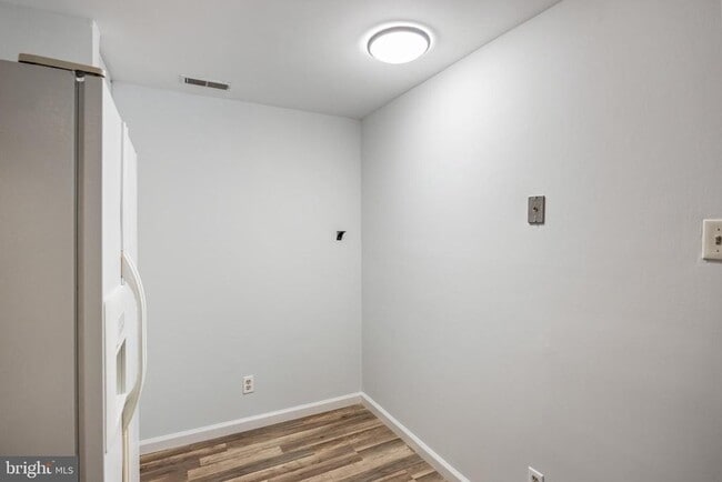 Building Photo - 2504 Greenwood Dr