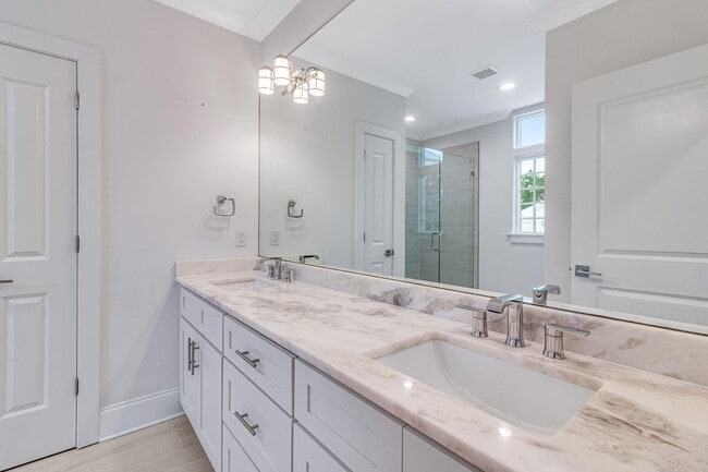Building Photo - 105 Sugar Sands Dr