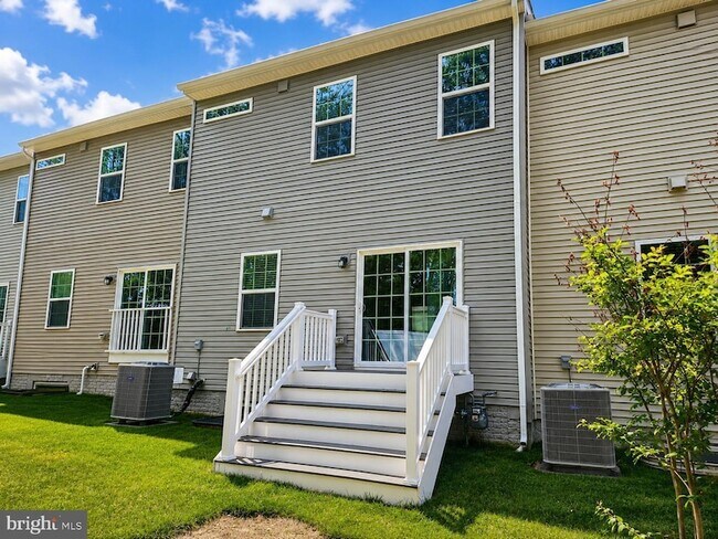 Building Photo - 340 Paca Gardens Ln