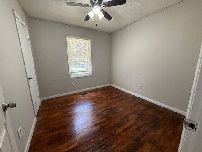 Building Photo - Charming 3 Bedroom Home on Secluded Street...