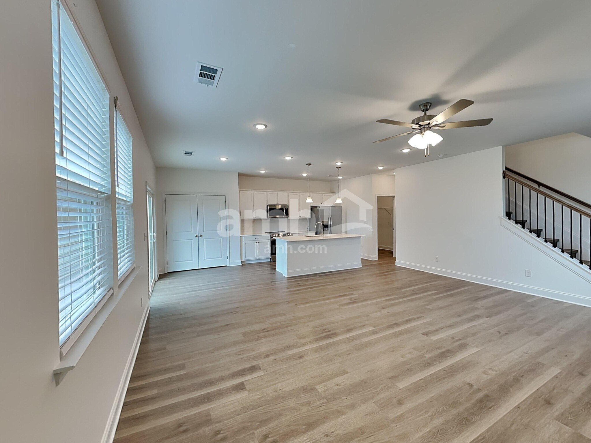 Building Photo - 301 Sharpe Ct