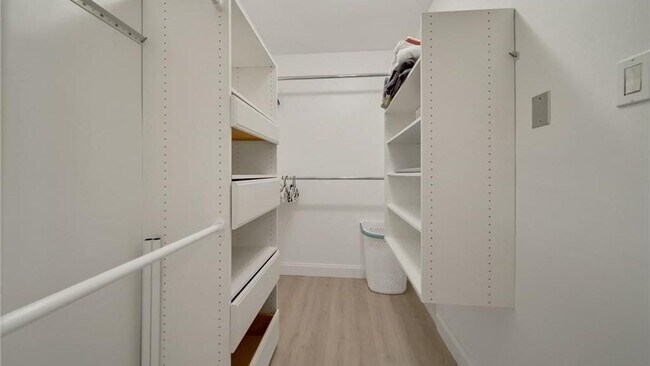 Building Photo - 4115 Madison St