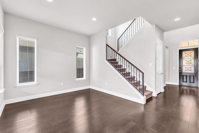 Building Photo - 6716 Vitruvius Dr