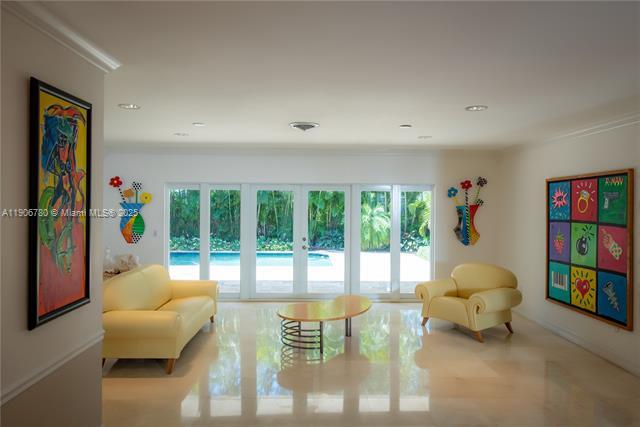 Building Photo - 928 Escobar Ave