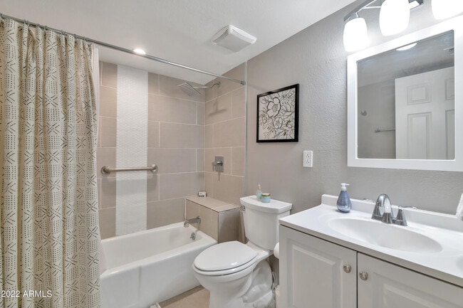 Building Photo - 5136 N 31st Pl